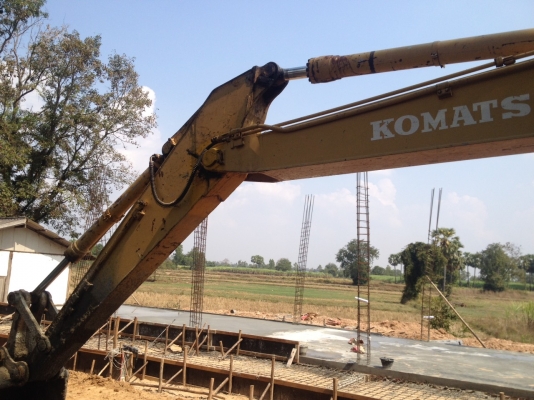 โคมัดสุPC200-5 ซีเรียน54,xxx เอวไม่หลวม แทรกสวย ไม่มีเอกสาร ขาย 650,000