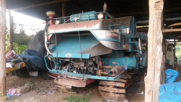 ขายรถเกี่ยวข้าว1คัน+รถเทลเลอร์1 คัน ใช้งานนาปี เจ้าของขายเอง