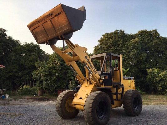 รถตัก Komatsu. WA180.  รถสวย สภาพดี...เอกสารอินวอยล์