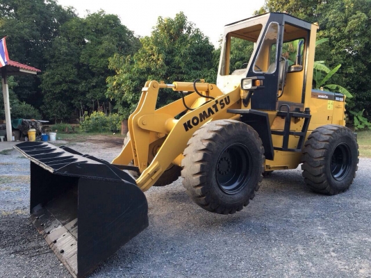 รถตัก Komatsu. WA180.  รถสวย สภาพดี...เอกสารอินวอยล์