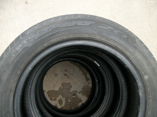 ยางDunlop 185 60R15 ปี2012 4เส้น ราคาถูกครับ สนใจต่อรองได้ครับ