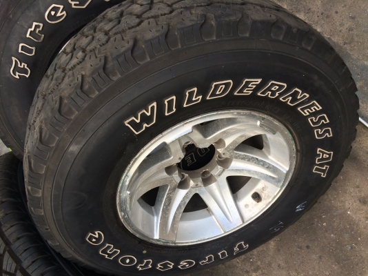 ล้อขอบ 15" 139.7 พร้อมยาง31"x10.5R15 ขาย 6,500 สนใจโทร 062-121-9299/088-022-3848