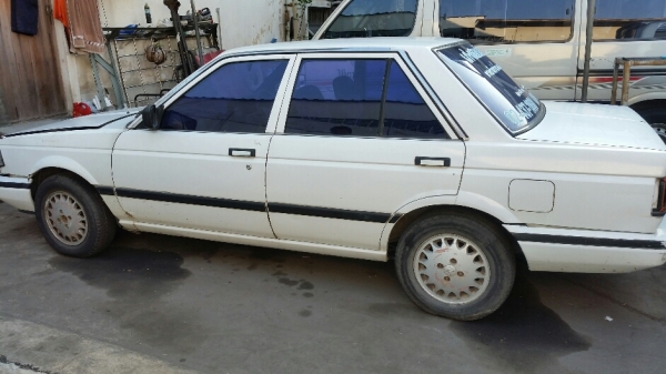 นิสสันเซ็นต้า lpg พวงมาลัยพาวเวอร์ กระจกไฟฟ้า ขับกลับ 17,500 บาท