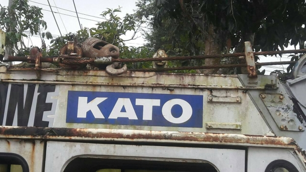 ขายรถเครน KATO 6 ล้อ 11 ตัน เอกสารเล่มทะเบียน ราคา 750000