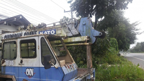 ขายรถเครน KATO 6 ล้อ 11 ตัน เอกสารเล่มทะเบียน ราคา 750000