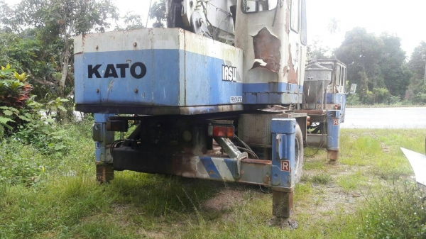ขายรถเครน KATO 6 ล้อ 11 ตัน เอกสารเล่มทะเบียน ราคา 750000