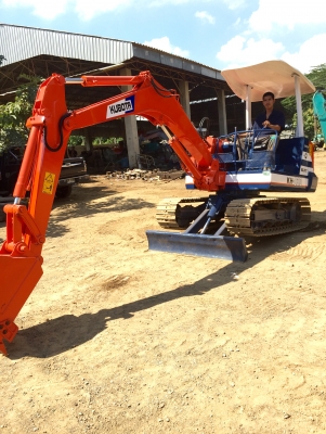 KOBOTA KH-030 ขนาดpc-30 (มีVDOให้ชม)รถเก่านอกมีเอกสารใบอินวอย ติดต่อ 085-5632278 (ราคาต่อรองได้)