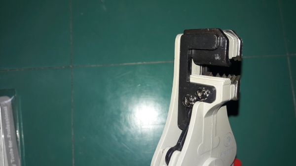 ขายคีมปอกสายไฟAUTO King Eagle. Made in Taiwan. ขายคีมปอกสายไฟAUTO King Eagle. Made in Taiwan.