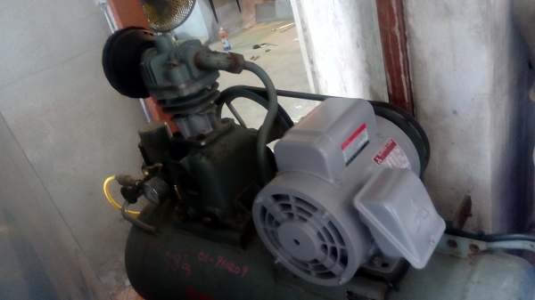 ปั้มลม hitachi bebicon มอเตอร์ 1 แรง