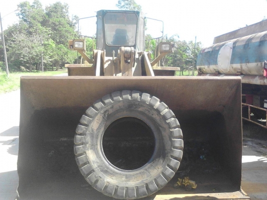 รถตัก KOMATSU  WA - 350.   สนใจติดต่อ  081 - 6079515