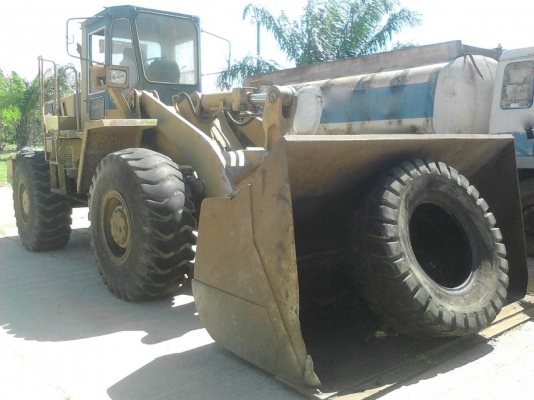 รถตัก KOMATSU  WA - 350.   สนใจติดต่อ  081 - 6079515