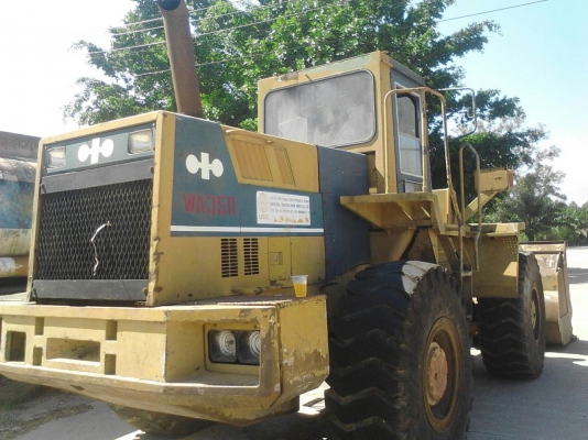 รถตัก KOMATSU  WA - 350.   สนใจติดต่อ  081 - 6079515