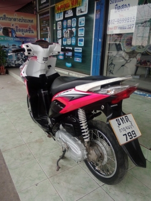 Click 110i รถปี53 สีสวยๆเดิมๆ หัวฉีดประหยัดน้ำมัน พร้อมเล่มครับ