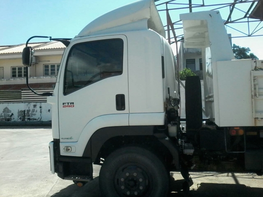 รถอีซูซุ 6 ล้อดั้ม FTR  240 แรงม้า. ปี 55.  ( รถวิ่ง 1xx,xxx กม. )    สนใจติดต่อ  081 - 6079515