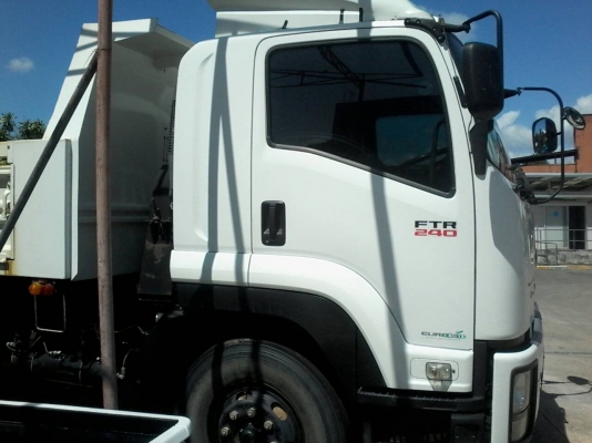 รถอีซูซุ 6 ล้อดั้ม FTR  240 แรงม้า. ปี 55.  ( รถวิ่ง 1xx,xxx กม. )    สนใจติดต่อ  081 - 6079515