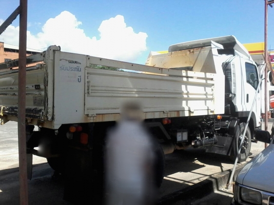 รถอีซูซุ 6 ล้อดั้ม FTR  240 แรงม้า. ปี 55.  ( รถวิ่ง 1xx,xxx กม. )    สนใจติดต่อ  081 - 6079515