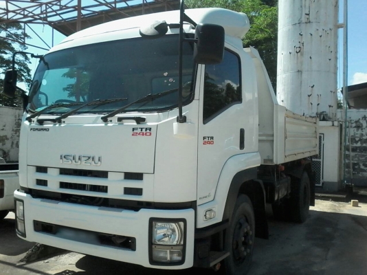 รถอีซูซุ 6 ล้อดั้ม FTR  240 แรงม้า. ปี 55.  ( รถวิ่ง 1xx,xxx กม. )    สนใจติดต่อ  081 - 6079515