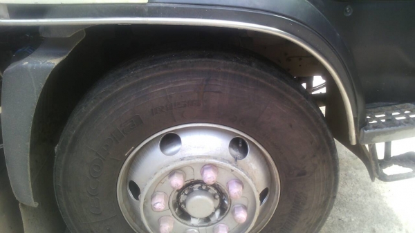 รถฮีโน่ 10 ล้อ ตู้เย็น  FL1J   260 แรงม้า. ปี 48.   สนใจติดต่อ  081 - 6079515