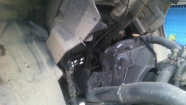 รถฮีโน่ 10 ล้อ ตู้เย็น  FL1J   260 แรงม้า. ปี 48.   สนใจติดต่อ  081 - 6079515