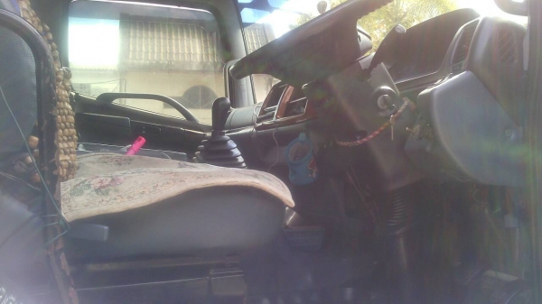 รถฮีโน่ 10 ล้อ ตู้เย็น  FL1J   260 แรงม้า. ปี 48.   สนใจติดต่อ  081 - 6079515