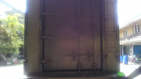 รถฮีโน่ 10 ล้อ ตู้เย็น  FL1J   260 แรงม้า. ปี 48.   สนใจติดต่อ  081 - 6079515