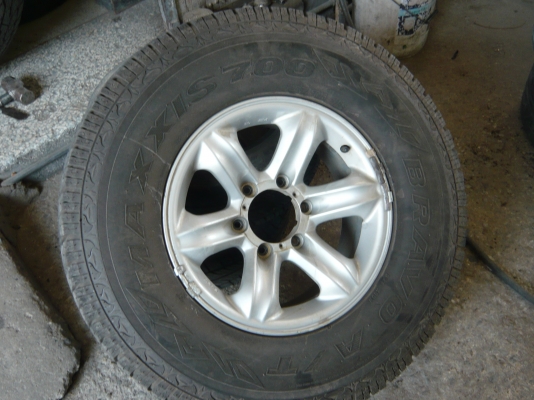 ยางใหม่ แม๊ก ISUZU ขอบ 16 ยางปี 2015