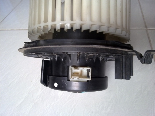 ขายมอเตอร์พัดลมแอร์นิสสันทีด้า