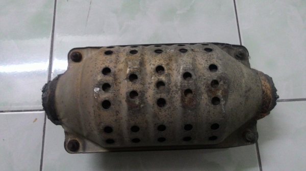 ขายท่อท่อนแคท Toyota Solona