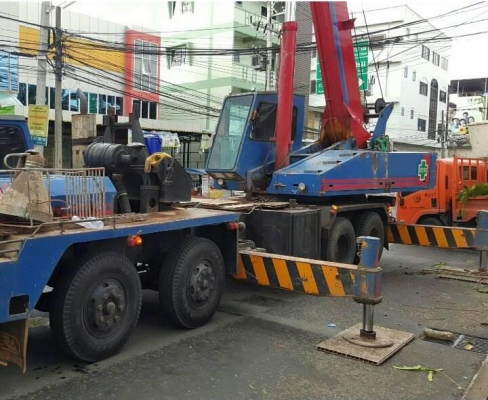 รถเครน25ตัน12ล้อ