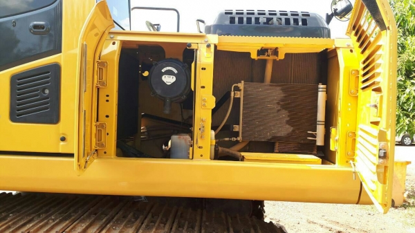 ขายด่วน!! KOMATSU PC200-8 ไมล์ชม.8,000 สภาพสวยค่ะ