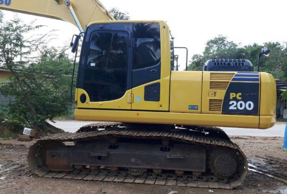 ขายด่วน!! KOMATSU PC200-8 ไมล์ชม.8,000 สภาพสวยค่ะ ขายด่วน!! KOMATSU PC200-8 ไมล์ชม.8,000 สภาพสวยค่ะ