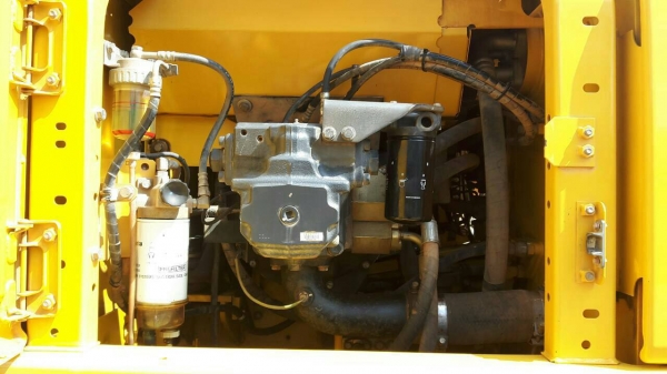 ขายด่วน!! KOMATSU PC200-8 ไมล์ชม.8,000 สภาพสวยค่ะ
