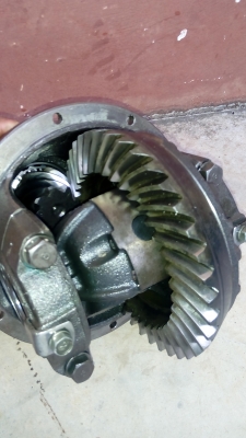 ต้องการขายเฟืองท้าย strada