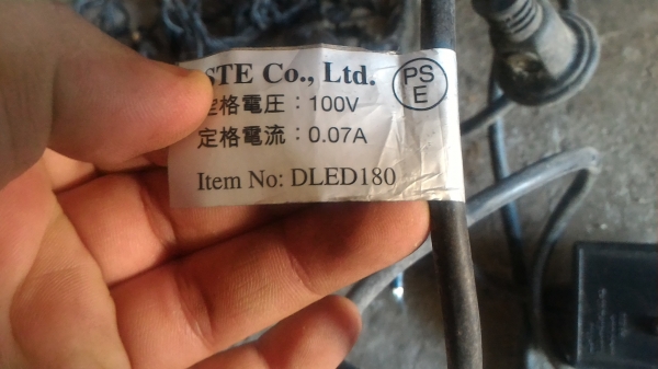 ให้ยกชุด 6 ชุด หลอดไฟประดับเทศกาลมี LED 3 ชุดและหลอดธรรมดา 3 ชุด ไฟเปลี่้ยนสีและรูปแบบได้