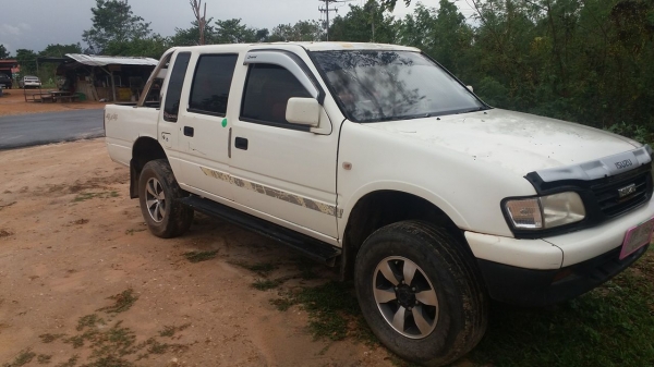 อีสุสุขับเคลื่อนสี่ล้อ ยกสูงแท้ (โพวิลเสีย ) สภาพใช้งานเล่มพร้อมโอน 139,000 ต่อรอง อีสุสุขับเคลื่อนสี่ล้อ ยกสูงแท้ (โพวิลเสีย ) สภาพใช้งานเล่มพร้อมโอน 139,000 ต่อรอง