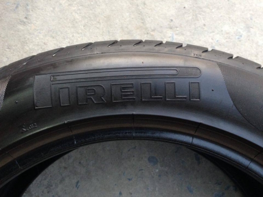 ยาง PIRELLI 245-50-18 ยางรันแฟลตปี 11 4 เส้น 3000  ไม่ควรพลาด สภาพสวยๆไม่มีปะไม่บวมดอกยางเหลือเยอะเอาไปวิ่งกันใด้อีกยาวค่ะ
