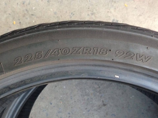 ยาง SONNY 225-40-18 ปี 15 2 เส้น 2800  ไม่ควรพลาด สภาพสวยๆเนื้อนิ่มๆไม่มีปะไม่บวมดอกยางเหลือเยอะเอาไปวิ่งกันใด้อีกยาวค่ะ