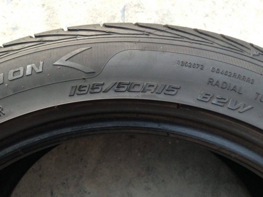 ยาง GOOD YEAR 195-50-15 ปี 12 ครบชุด 4 เส้น 2800  สภาพสวยๆดอกยางนิ่มๆไม่บวมเอาไปวิ่งกันยาวๆราคาเบาๆค่ะ