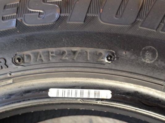 ยาง BRIDGESTONE 175-70-14 ปี 12 ครบชุด 4 เส้น 2000  สภาพสวยๆดอกยางนิ่มๆไม่บวมเอาไปวิ่งกันยาวๆราคาเบาๆค่ะ