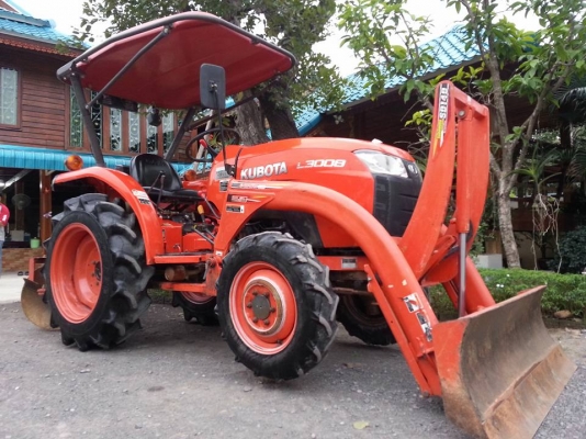 คูโบต้า L3008 4 WD ใบมีดตราช้าง ทำงาน 578 ชั่วโมง..เล่มทะเบียนพร้อม