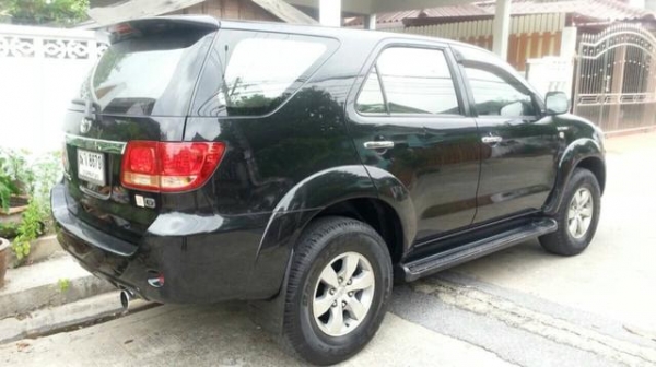 06 toyota fortuner 3.0 G สีดำเกียร์ธรรมดา รถสวยพร้อมใช้งาน รถสวยไม่มีชน
