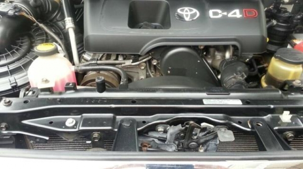 06 toyota fortuner 3.0 G สีดำเกียร์ธรรมดา รถสวยพร้อมใช้งาน รถสวยไม่มีชน