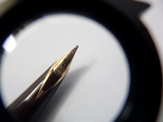 ปากกา SHEAFFER (หมึกซึม ปากทองคำแท้ 14K) ปากกา SHEAFFER (หมึกซึม ปากทองคำแท้ 14K)