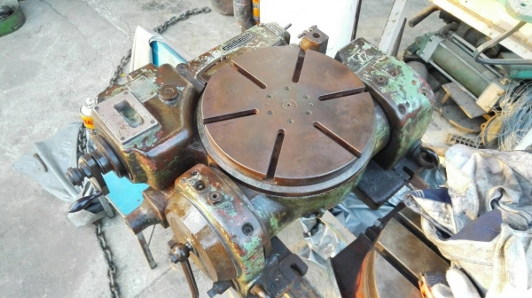 **** SOLD **** หัวแบ่ง 12" นิ้ว Germany ใช้ได้ทั้งระบบไฟฟ้าและมือหมุน สภาพสวยสดนอกพร้อมใช้งาน.