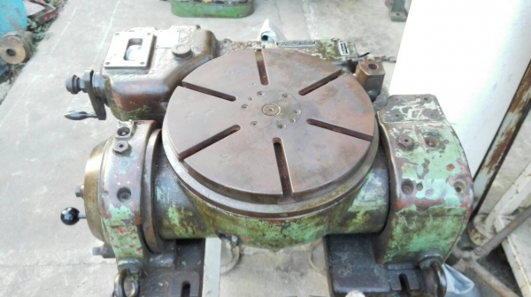 **** SOLD **** หัวแบ่ง 12" นิ้ว Germany ใช้ได้ทั้งระบบไฟฟ้าและมือหมุน สภาพสวยสดนอกพร้อมใช้งาน.