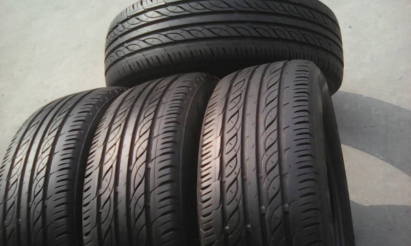 195/60R15 firestone TZ700 ปี14 ชุด 4 เส้น tel.081-427-3941 ไอดีไลน์ autobot107