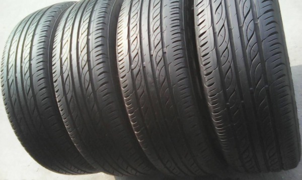 195/60R15 firestone TZ700 ปี14 ชุด 4 เส้น tel.081-427-3941 ไอดีไลน์ autobot107 195/60R15 firestone TZ700 ปี14 ชุด 4 เส้น tel.081-427-3941 ไอดีไลน์ autobot107