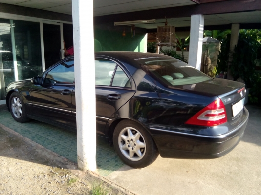 ขายรถเบนร์ C108  รถครูใช้งานน้อย สภาพรถสวยมาก เล่มติดมือ...พร้อมโอน