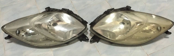 ขายไฟหน้า TOYOTA YARIS ปี 2006 ( 1 คู่ ) สภาพสวย 1,200 บาท ***เป็นของติดรถมา***