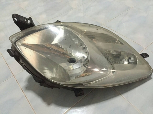 ขายไฟหน้า TOYOTA YARIS ปี 2006 ( 1 คู่ ) สภาพสวย 1,200 บาท ***เป็นของติดรถมา*** ขายไฟหน้า TOYOTA YARIS ปี 2006 ( 1 คู่ ) สภาพสวย 1,200 บาท ***เป็นของติดรถมา***